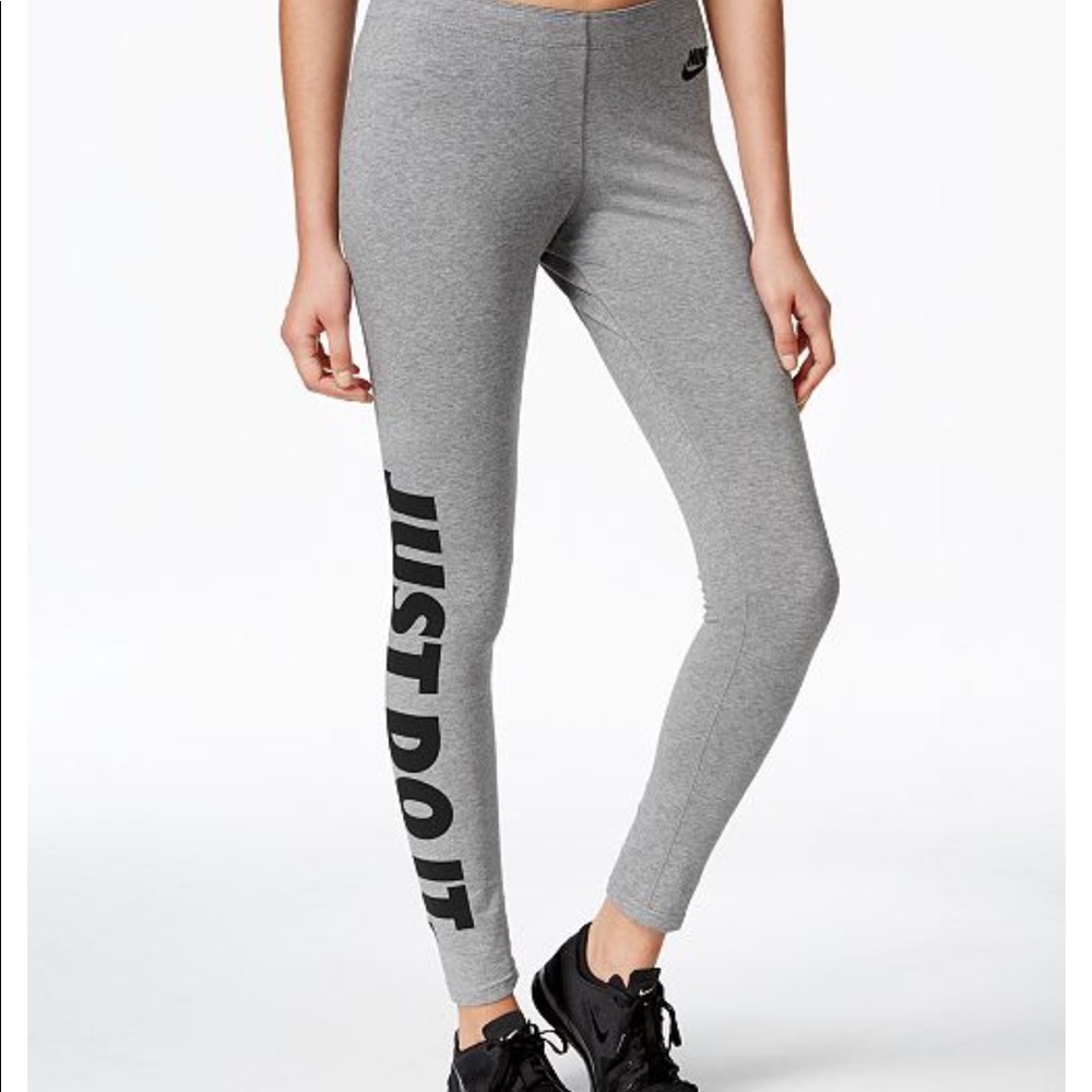 NIKE Leggings